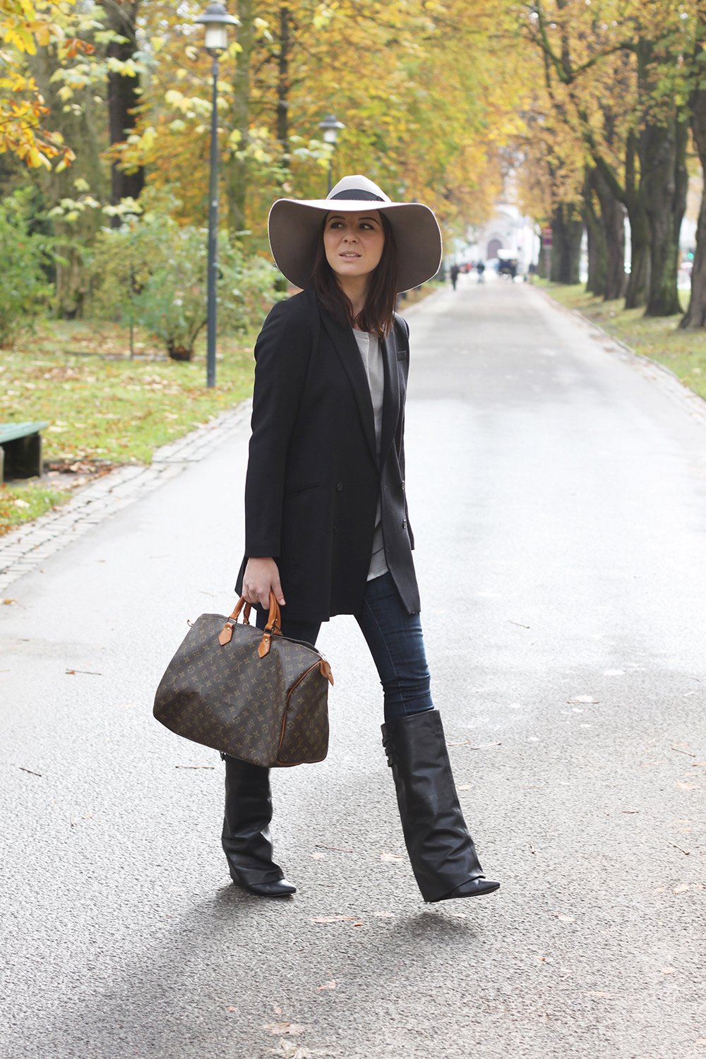aldo boots, givenchy lookalike boots, louis vuitton speedy 40, vintage, high waist jeans, skinny jeans, long blazer H&M, cecil pullover, layering, fedora filzhut river island asos, schlapphut