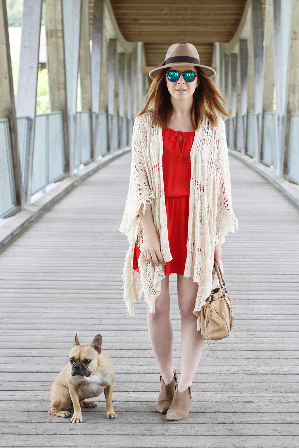 how to style: knallfarben! rotes kleid von h&m und fringe-kimono von mango