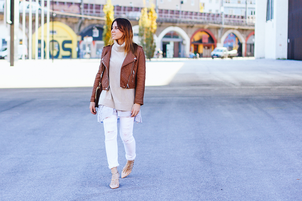 who is mocca, fashionblogger austria, white boyfriend jeans, valentino rockstud pumps, layering, chloe faye, whoismocca.com