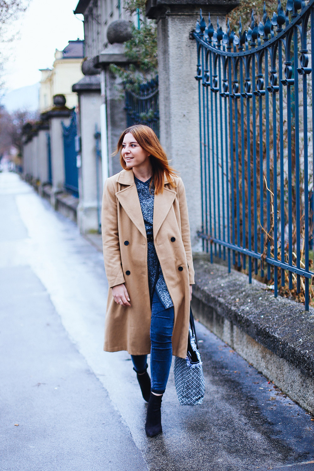 Camel Mantel Kombinieren Mit Biker Hose Und Cardigan Who Is Mocca Bloglovin