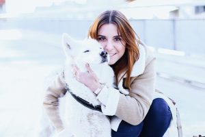 who is mocca, modeblogger, fashionblogger, acne lookalike biker jacke, velocite jacket, zara acne jacke, husky, innsbruck, streetstyle, frenchie, skinny jeans, layering, lagenlook, whoismocca.com