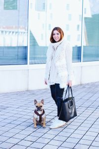 who is mocca, modeblogger österreich, fashionblogger tirol, influencer, fake fur weste, outfit lederhose, sneaker wedges kombinieren, frenchie, winteroutfit, whoismocca.com, Outfits für den Winter