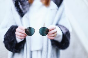 who is mocca, blogger österreich, fashionblogger deutschland, modeblogger, massimo dutti boots, lederhose, winterboots, balenciaga work bag, zara cardigan, strickkleid cos, whoismocca.com