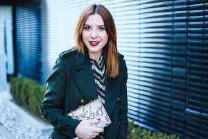 who is mocca, modeblogger, fashionblogger, silvester outfits, lookbook, schnürschuhe, streifenpullover, plissee rock leder, whoismocca.com