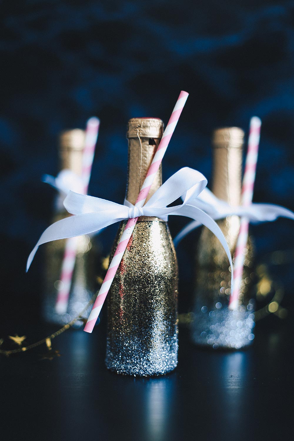 Last-Minute Silvester Idee, Glitter Champagne Bottles, DIY, Interiorblog, New Years Eve, whoismocca.com