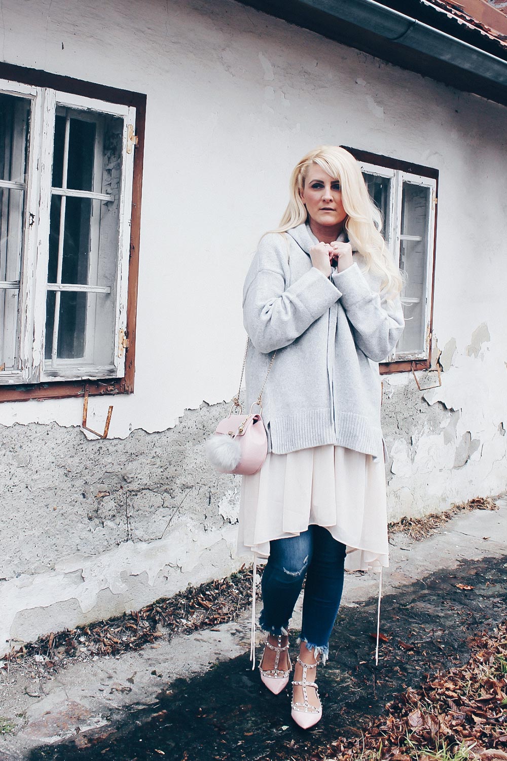 Hoodie Outfits, Sweater Lookbook, how to style a hoodie, how to style a statement sweater, Fashion Blogger Outfits, Modeblog, Outfit Blog, Style Blog, whoismocca.com