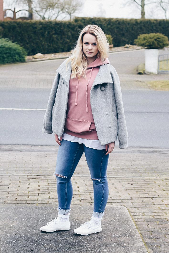 Hoodie Outfits, Sweater Lookbook, how to style a hoodie, how to style a statement sweater, Fashion Blogger Outfits, Modeblog, Outfit Blog, Style Blog, whoismocca.com