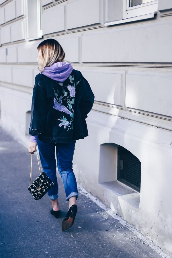 Hoodie Trend 2017, How to wear, lila Hoodie, Modeblog, Mom Jeans, Fashion Blog, Massimo Dutti, H&M, Streetstyle 2017, Outfit Blog, Style Blog, www.whoismocca.com