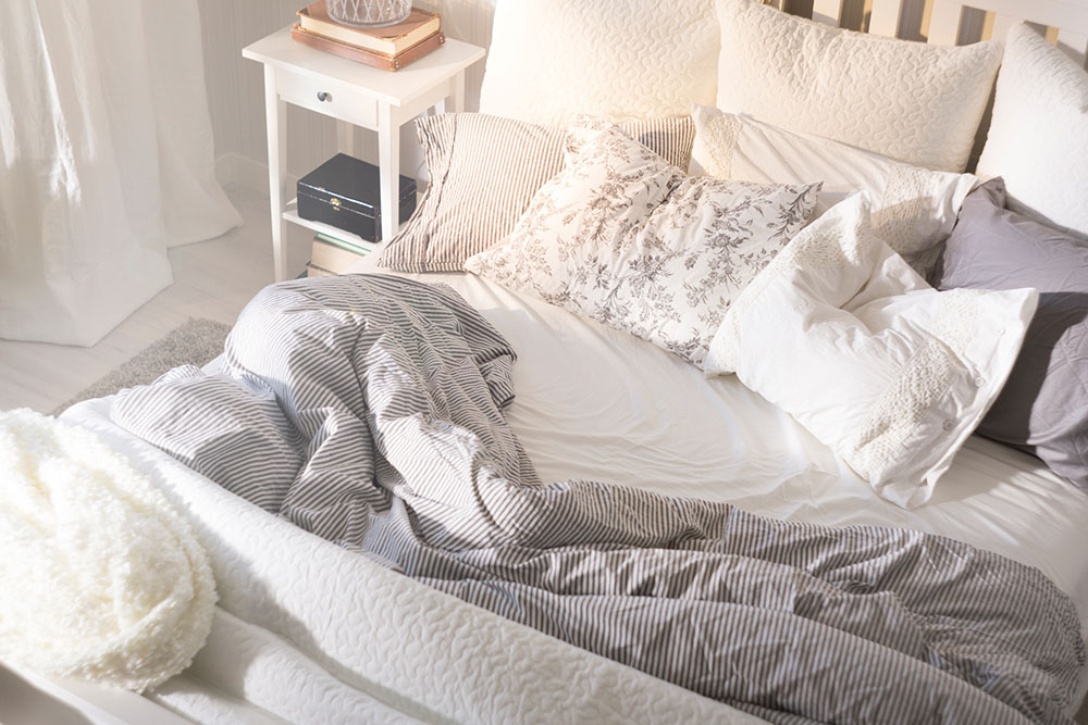 7 Wohlfühl-Tipps und Stilregeln für mehr Harmonie im Schlafzimmer! 8 7 Wohlfühl-Tipps und Stilregeln für mehr Harmonie im Schlafzimmer, Weltschlaftag, Einrichtungsideen, Schlafzimmer Inspiration, bedroom ideas, Interior Blogger, Interior Magazin, www.whoismocca.com