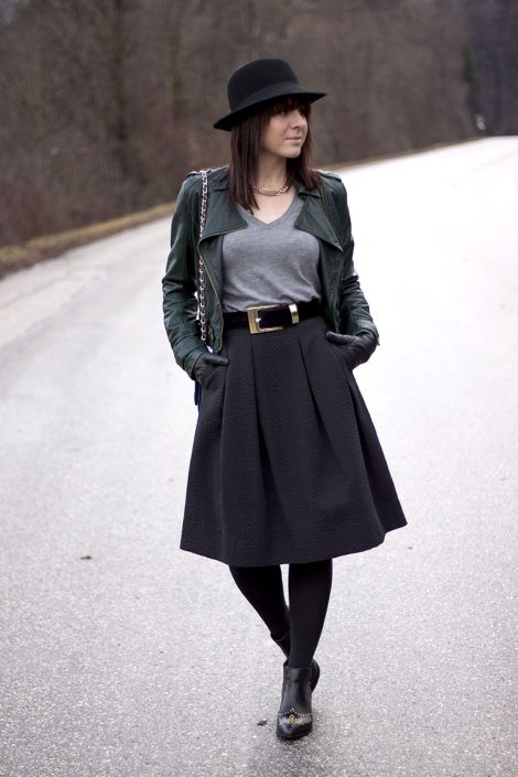 Outfit: Midirock und Lederjacke kombinieren Outfit: Midirock und Lederjacke kombinieren