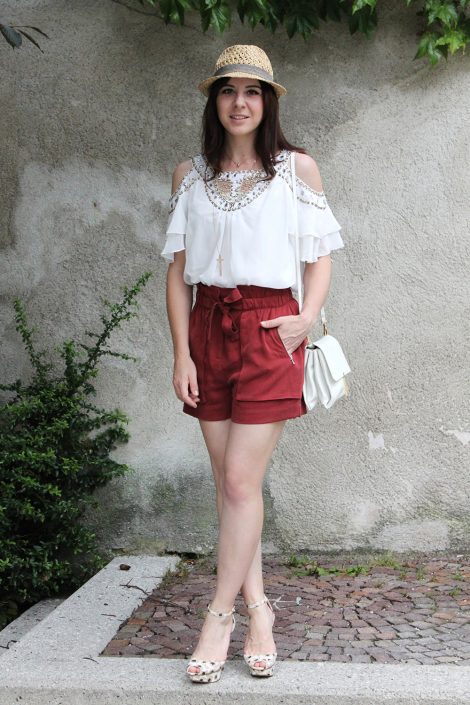 Outfit: High Waist Shorts von Zara und Tunika Outfit: High Waist Shorts von Zara und Tunika