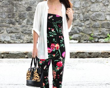 Outfit: Jumpsuit mit Blumen und Tasche mit Leo-Print Outfit: Jumpsuit mit Blumen und Tasche mit Leo-Print