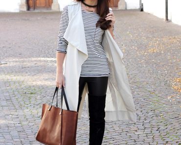 Overknee Stiefel, Streifenshirt und Trenchcoat-Weste Overknee Stiefel, Streifenshirt und Trenchcoat-Weste