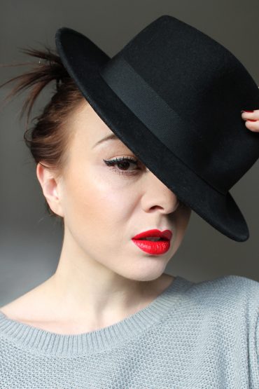 Face of the Day: Kräftiger Lidstrich und rote Lippen Face of the Day: Kräftiger Lidstrich und rote Lippen