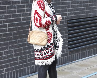 Cardigan und Fell-Booties von Zara à la Isabel Marant Cardigan und Fell-Booties von Zara à la Isabel Marant