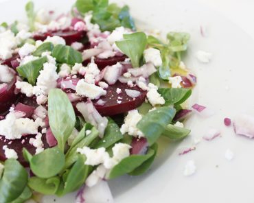 Rote-Rüben-Salat mit Feta Rote-Rüben-Salat mit Feta