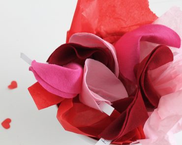 Last Minute Valentinstag DIY Geschenk – Glückskekse aus Filz Last Minute Valentinstag DIY Geschenk – Glückskekse aus Filz