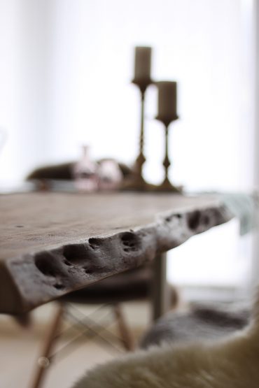 Homestory: Unser Massivholzesstisch mit Baumkante im Essbereich Homestory: Unser Massivholzesstisch mit Baumkante im Essbereich