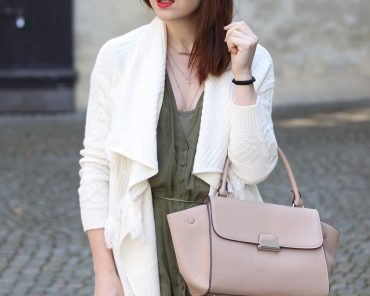 Chloé Boots, Fransen-Cardigan von Forever21 und Trapez-Bag Chloé Boots, Fransen-Cardigan von Forever21 und Trapez-Bag