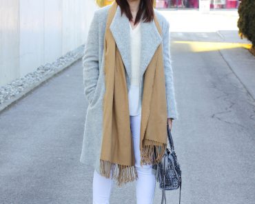 Leo-Pumps, weiße Skinny Jeans und grauer Mantel von New Look Leo-Pumps, weiße Skinny Jeans und grauer Mantel von New Look