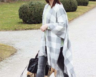 Androgyn-Chic mit Schnürschuhen, Strickpullover und Cape Androgyn-Chic mit Schnürschuhen, Strickpullover und Cape