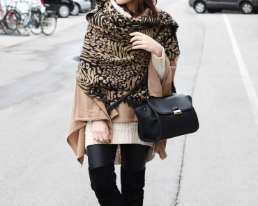 Overknee-Stiefel, Poncho und Trapez-Bag Overknee-Stiefel, Poncho und Trapez-Bag