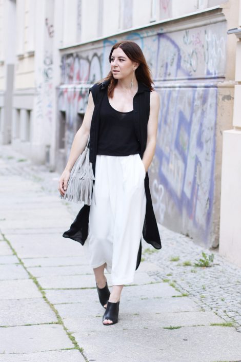 Fashion Week Outfit 3: weiße Culotte von French Connection, Aldo Pantoletten Fashion Week Outfit 3: weiße Culotte von French Connection, Aldo Pantoletten