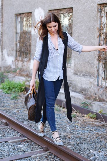 Riemchenballerinas von Senso, Louis Vuitton Speedy und Streifenbluse Riemchenballerinas von Senso, Louis Vuitton Speedy und Streifenbluse