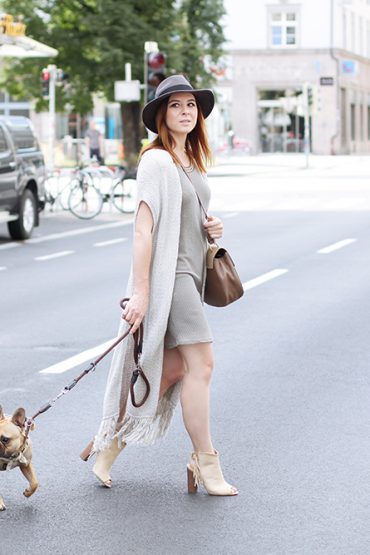 Strickweste von Mango, Chloé Drew Lookalike Tasche und Kleid von Coconuda Strickweste von Mango, Chloé Drew Lookalike Tasche und Kleid von Coconuda