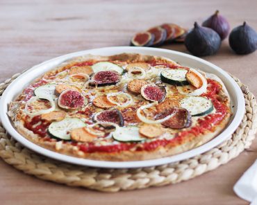 vegane Pizza mit Feigen, Süßkartoffel und Zucchini vegane Pizza mit Feigen, Süßkartoffel und Zucchini