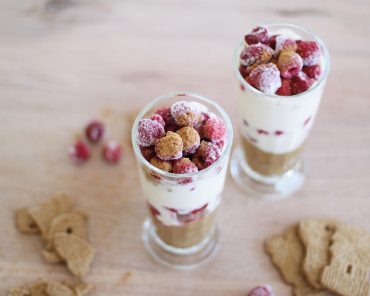 veganes Tiramisu mit Spekulatius und Himbeeren veganes Tiramisu mit Spekulatius und Himbeeren