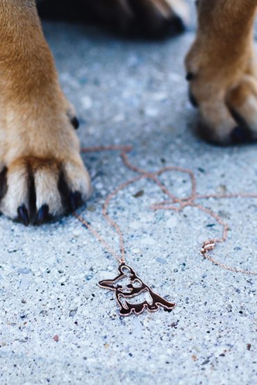Dear Mocca! Frenchie Schmuck mit Halsketten, Ring und Pin Dear Mocca! Frenchie Schmuck mit Halsketten, Ring und Pin