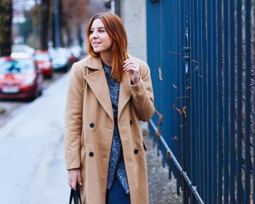 Camel Mantel kombinieren mit Biker Hose und Cardigan Camel Mantel kombinieren mit Biker Hose und Cardigan