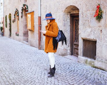 Mantel aus Teddystoff, Free People Jeans und Isabel Marant pour H&M Boots Mantel aus Teddystoff, Free People Jeans und Isabel Marant pour H&M Boots