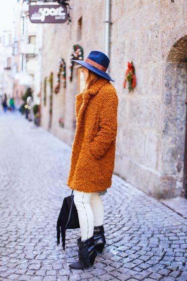 Mantel aus Teddystoff, Free People Jeans und Isabel Marant pour H&M Boots Mantel aus Teddystoff, Free People Jeans und Isabel Marant pour H&M Boots