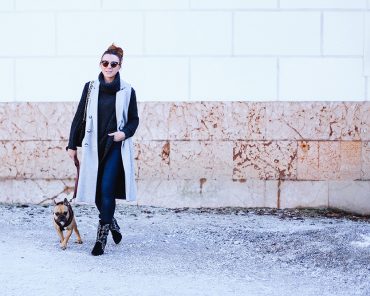 Winter Outfit mit Weste, Skinny Jeans und Chanel Jumbo XL Flap Bag Winter Outfit mit Weste, Skinny Jeans und Chanel Jumbo XL Flap Bag