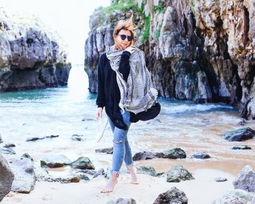 Ripped Jeans Outfit in Cascais Ripped Jeans Outfit in Cascais