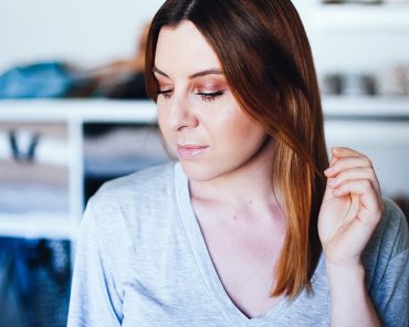 Einfaches Schmink-Tutorial mit High-End Make-up Produkten Einfaches Schmink-Tutorial mit High-End Make-up Produkten