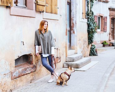So kombiniert man eine Bluse mit ausgestellten Ärmeln! So kombiniert man eine Bluse mit ausgestellten Ärmeln!