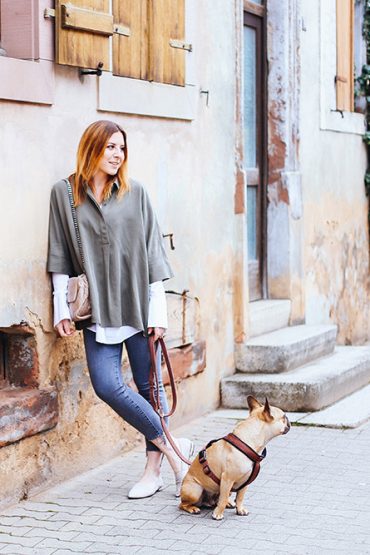 So kombiniert man eine Bluse mit ausgestellten Ärmeln! So kombiniert man eine Bluse mit ausgestellten Ärmeln!