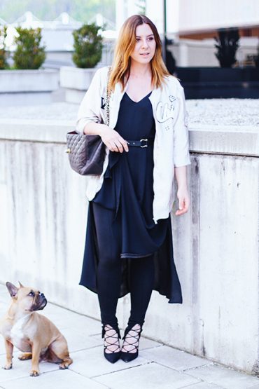 Leggings unter Kleid: So gut lässt sich ein schwarzes Maxikleid kombinieren Leggings unter Kleid: So gut lässt sich ein schwarzes Maxikleid kombinieren