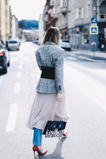 So trägt man den Korsett-Trend im Alltag! So trägt man den Korsett-Trend im Alltag!