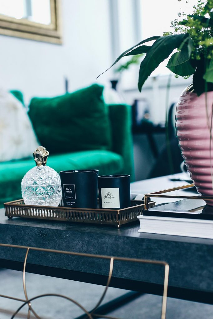 Unsere neue Wohnzimmer-Einrichtung in Grün, Grau und Rosa!