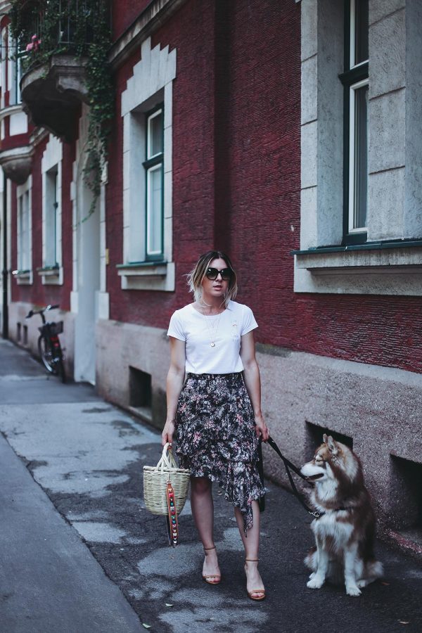 Summer Essential, Isabel Marant Etoile Print Rock, Volantrock kombinieren, Jane Birkin Basket, Strap You Guitar Strap, Fashion Blogger, Modeblog, Style Blog, Outfit Blog, Streetstyle, Innsbruck, Tirol Blogger, www.whoismocca.com