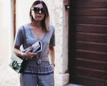 Outfit mit Palazzo Hose, Basic-Shirt und Gucci Dionysus Tasche Outfit mit Palazzo Hose, Basic-Shirt und Gucci Dionysus Tasche