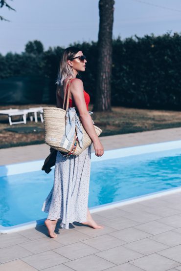 #Pooltime! Lockeres Sommer Outfit mit Wickelrock und XL-Korbtasche #Pooltime! Lockeres Sommer Outfit mit Wickelrock und XL-Korbtasche