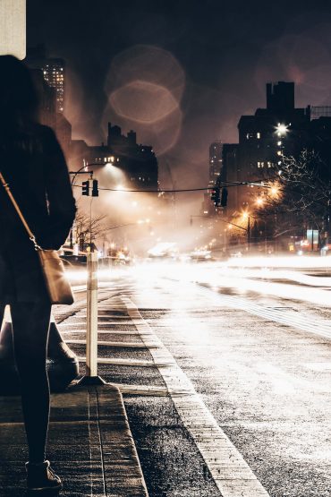 Alleine unterwegs, aber sicher! + Selbstverteidigungs-Checkliste Alleine unterwegs, aber sicher! + Selbstverteidigungs-Checkliste