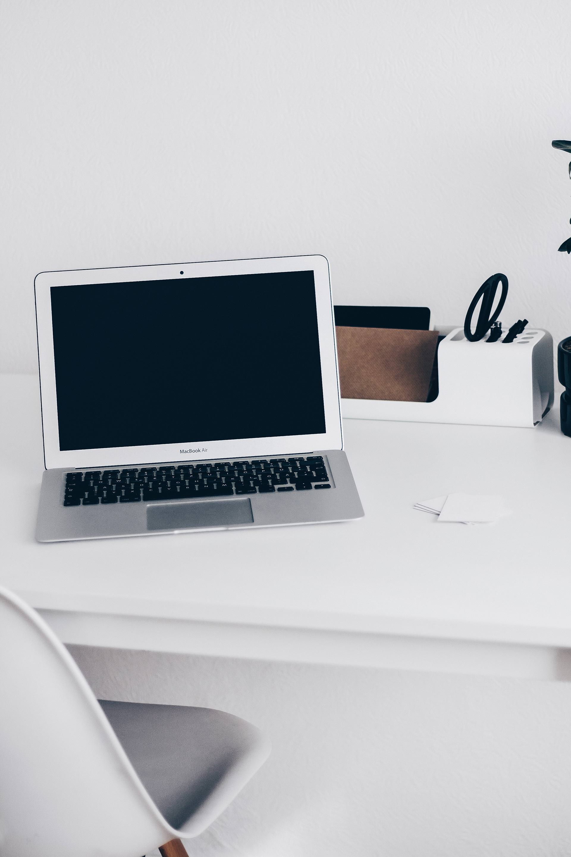 Erkältung im Anmarsch? 9 Tipps gegen Husten, Schnupfen, Krank im Büro, Erkältung im Anfangsstadium stoppen, nicht bei Büro Kollegen anstecken, Vorsorge Erkältung, Karriere Blog, Gesundheit im Job, www.whoismocca.com