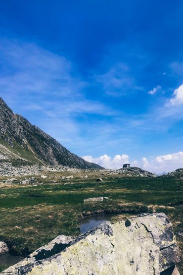 Wandern mit Hund in Tirol: Der Hundstalsee Wandern mit Hund in Tirol: Der Hundstalsee