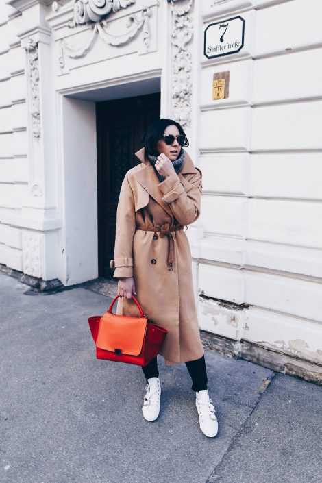 Der perfekte Winter-Trenchcoat in Kombi mit weißen Chloé Sneakers! Der perfekte Winter-Trenchcoat in Kombi mit weißen Chloé Sneakers!